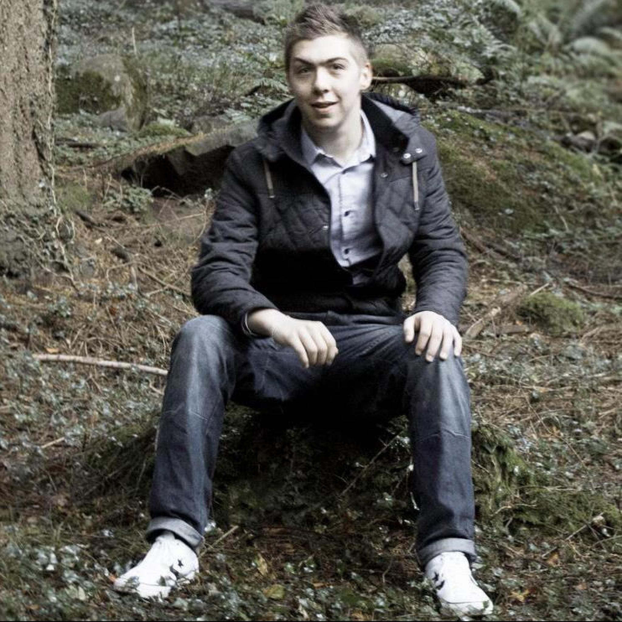 DEΛN MEEHAN – Medium