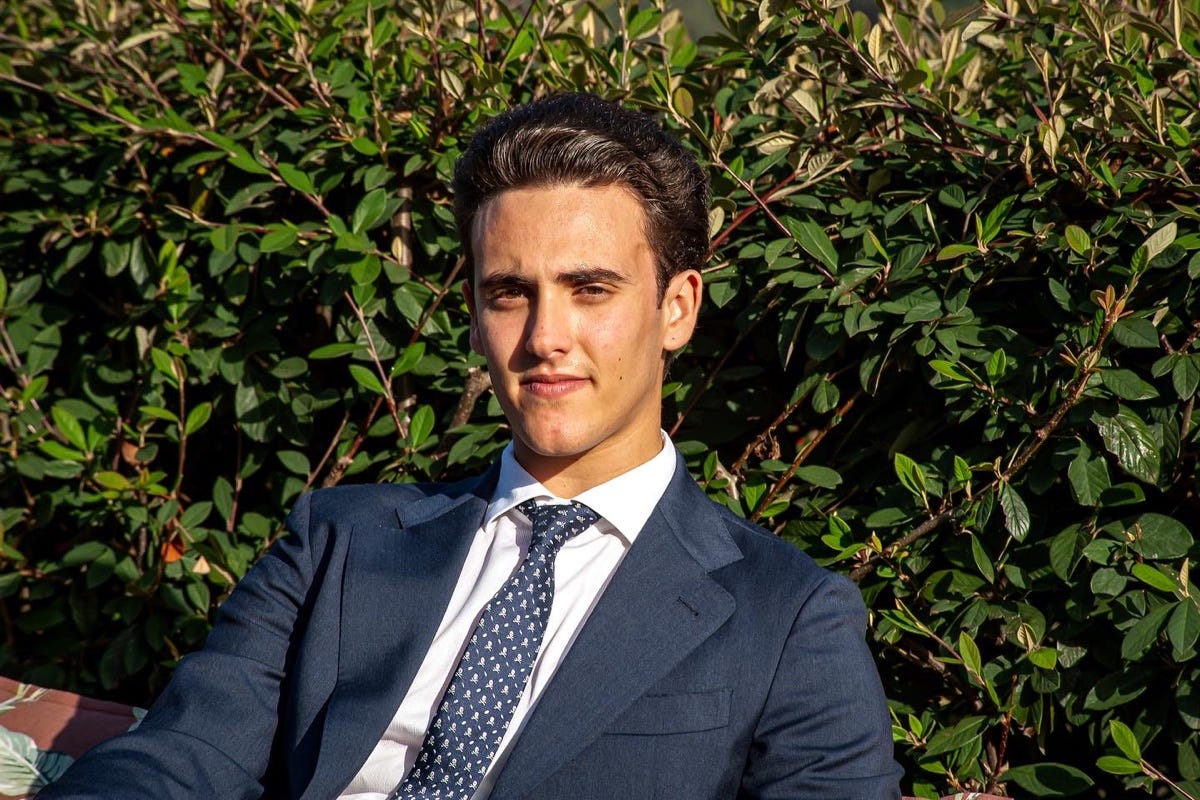 Hugo Longarela Robles Medium