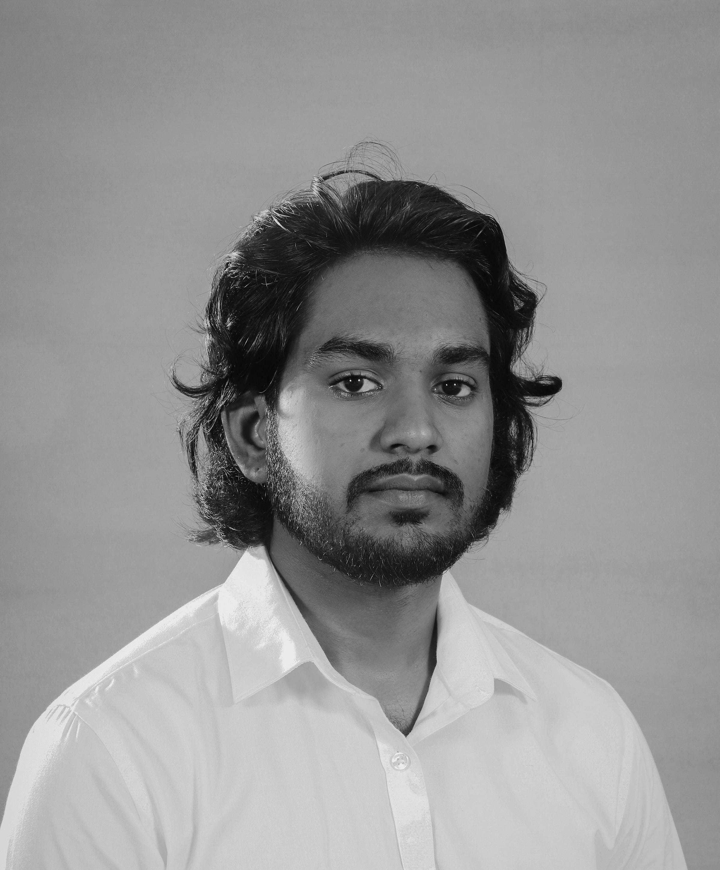 Shathira lakdilu medium