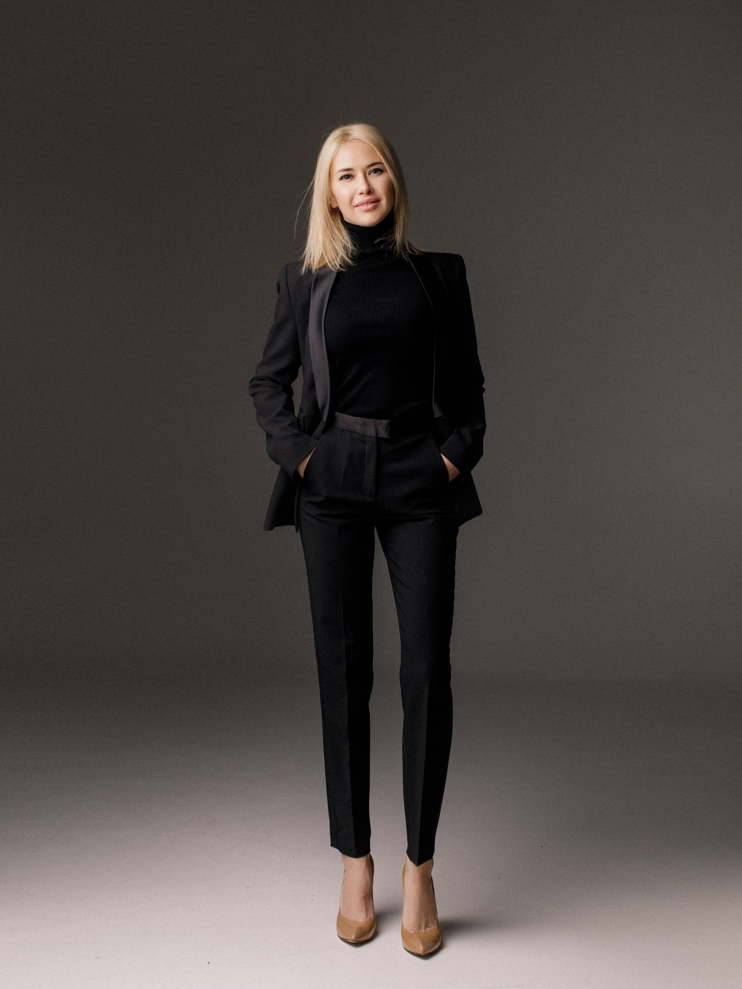 Ava Davis – Medium