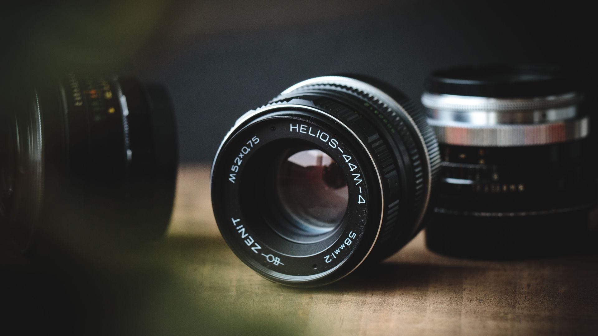 Camera Lens Hub – Medium