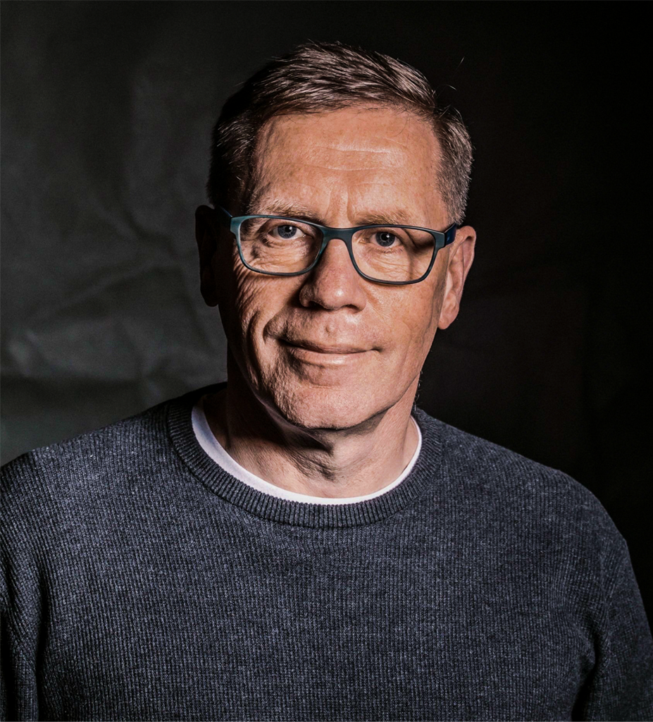 About Dirk Goebel Medium