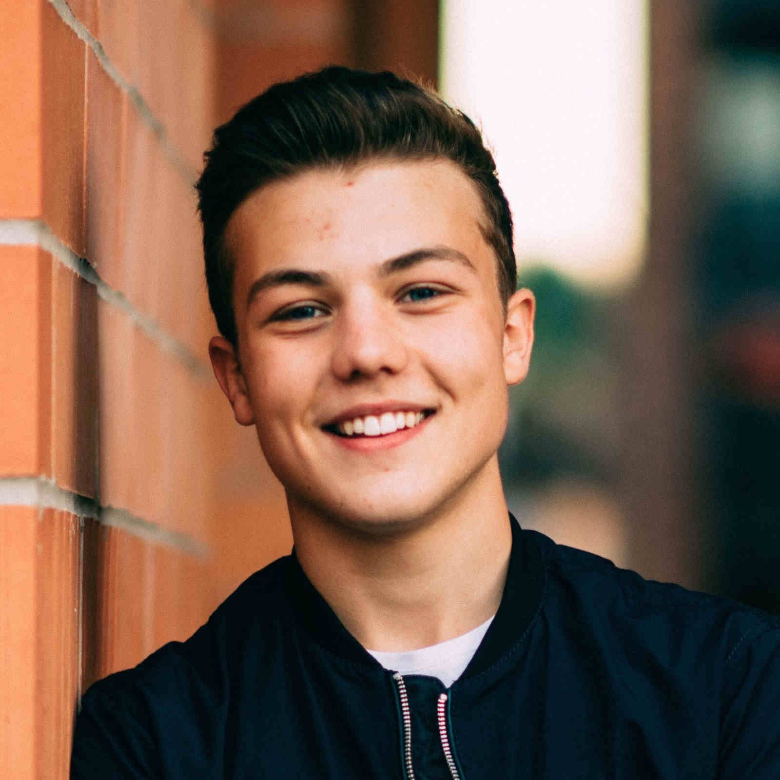 Reed Deming β Medium