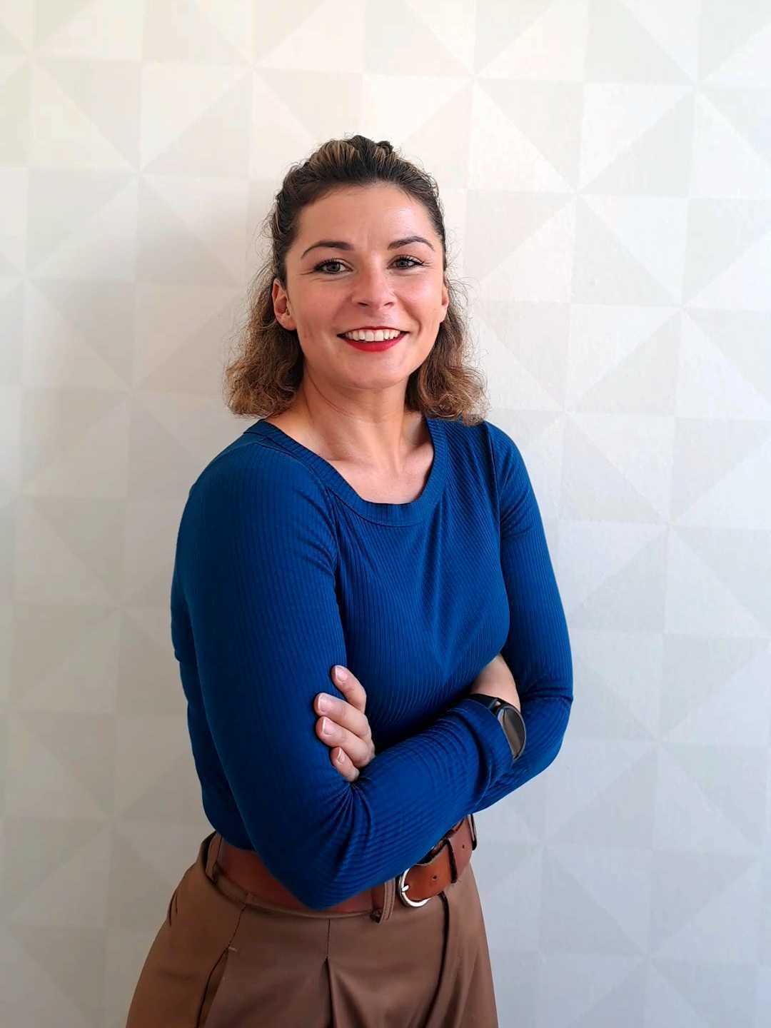 Amparo Cortes – Medium