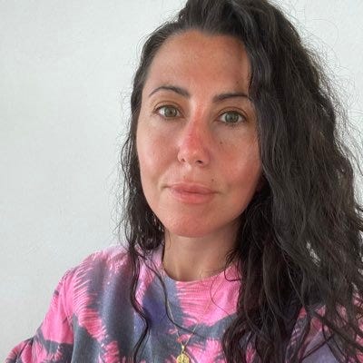 Dr. Zoe Kats – Medium