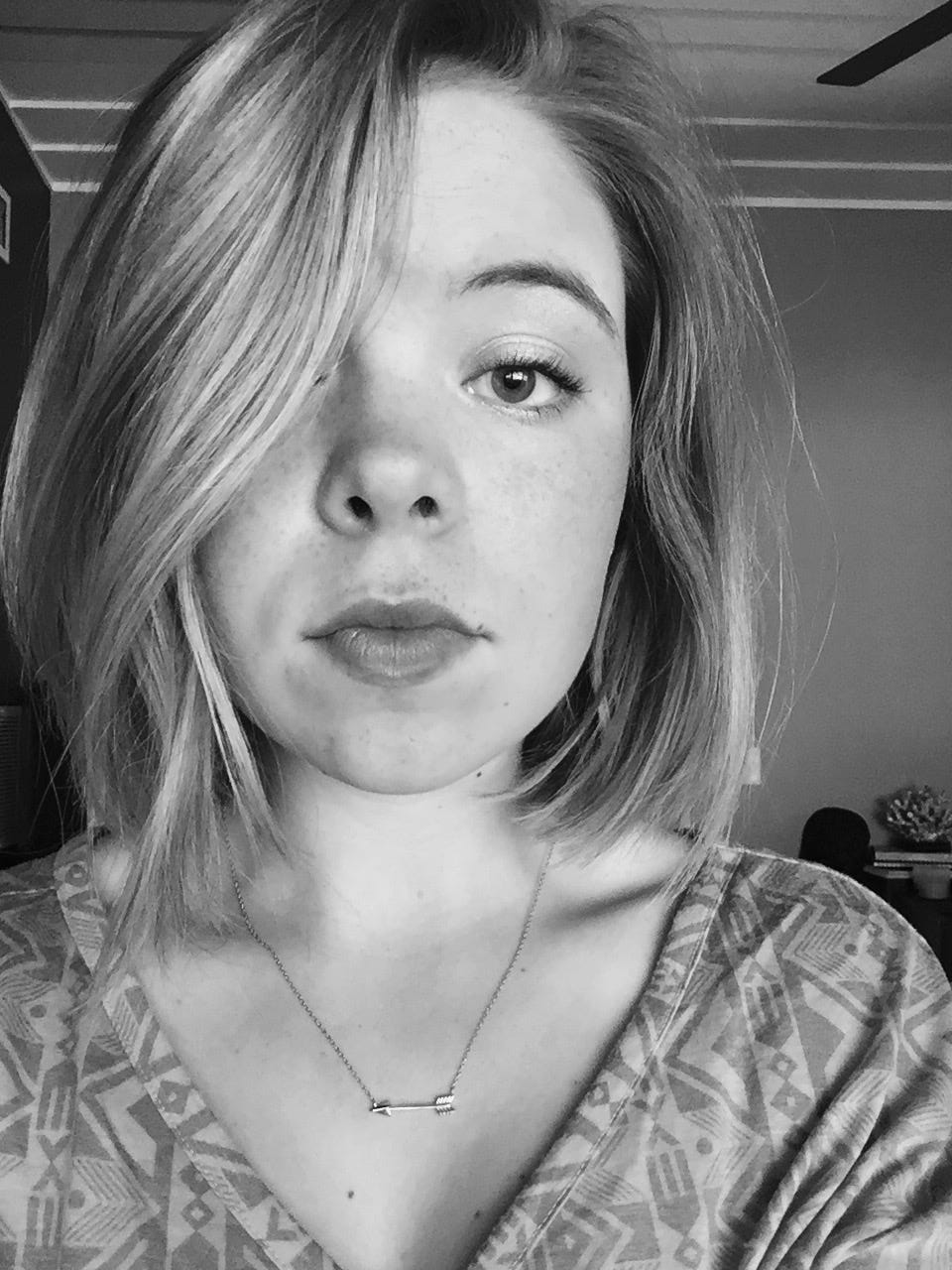 About allison pillar medium