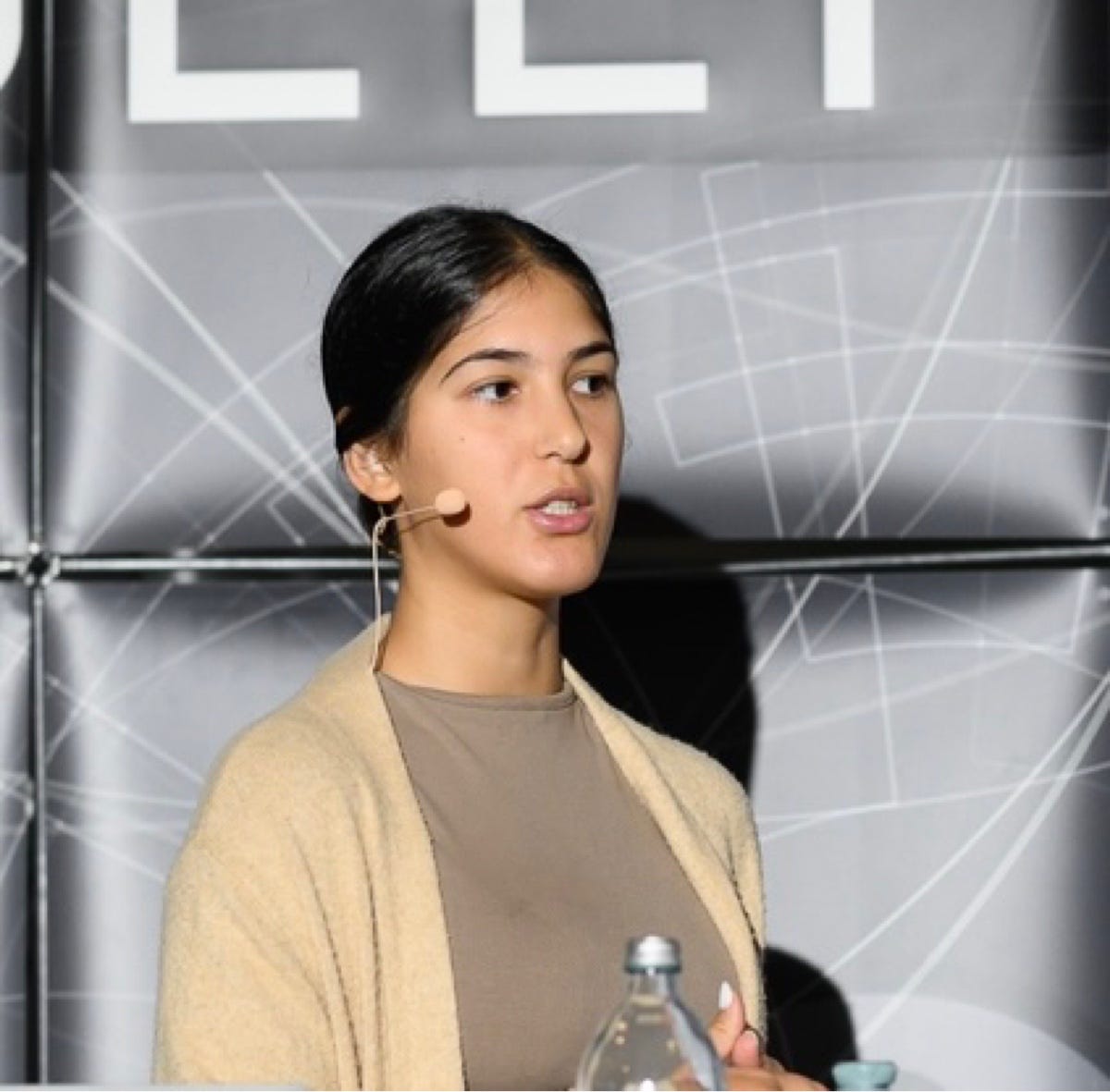 Ofri Ouzan – Medium