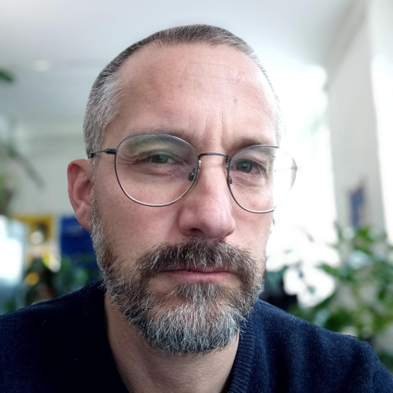 Kevin Mueller – Medium
