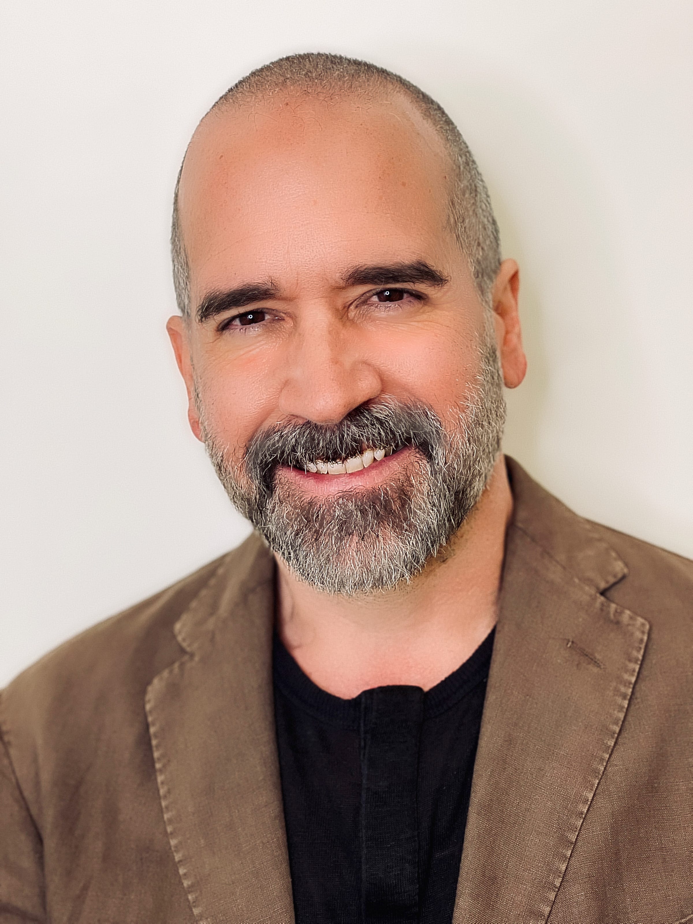 Albert Leon – Medium