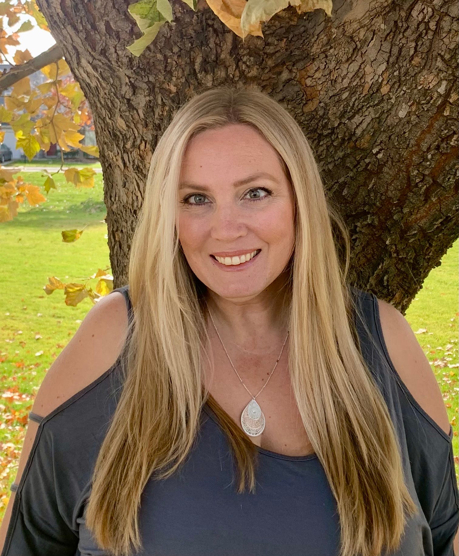 Amanda Lee – Medium