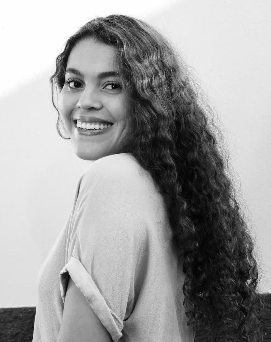 About Clarissa Souza Medium