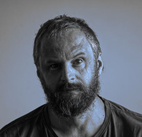 Marcin Pietrzak – Medium