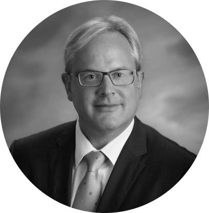 острые козырьки джон шелби. джо коул острые козырьки. джон остром палеонтолог. джо коул джон шелби. джек хорнер палеонтолог.