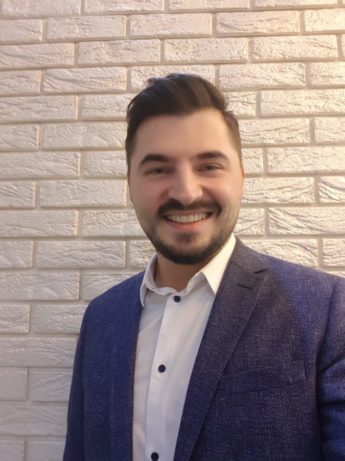 Artiom Darie – Medium