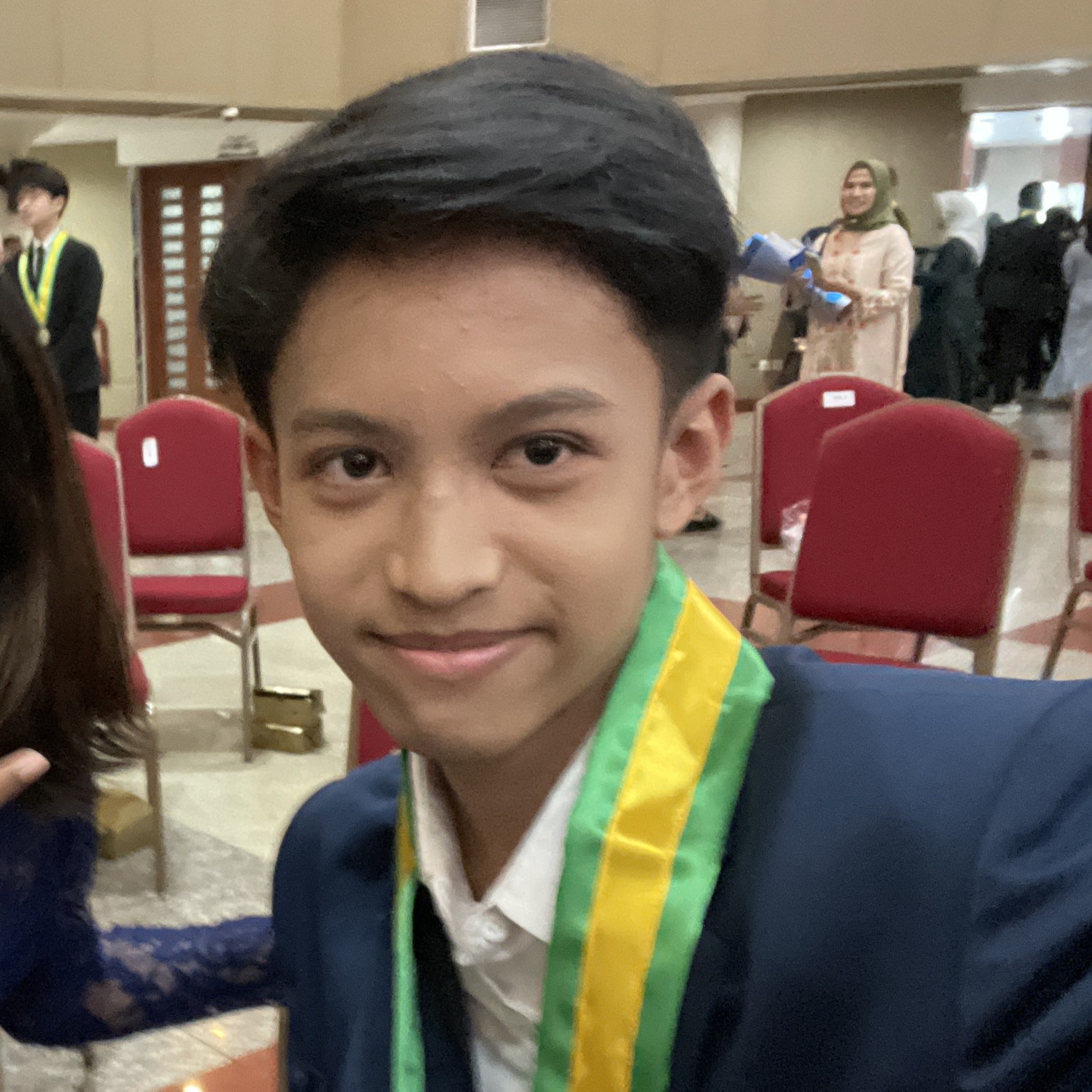 Akmal magellan medium