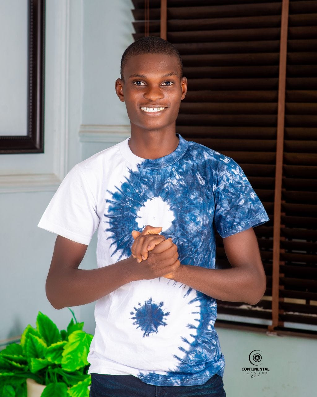 Tekiulai Okegbemi Medium tekiulai-okegbemi-medium