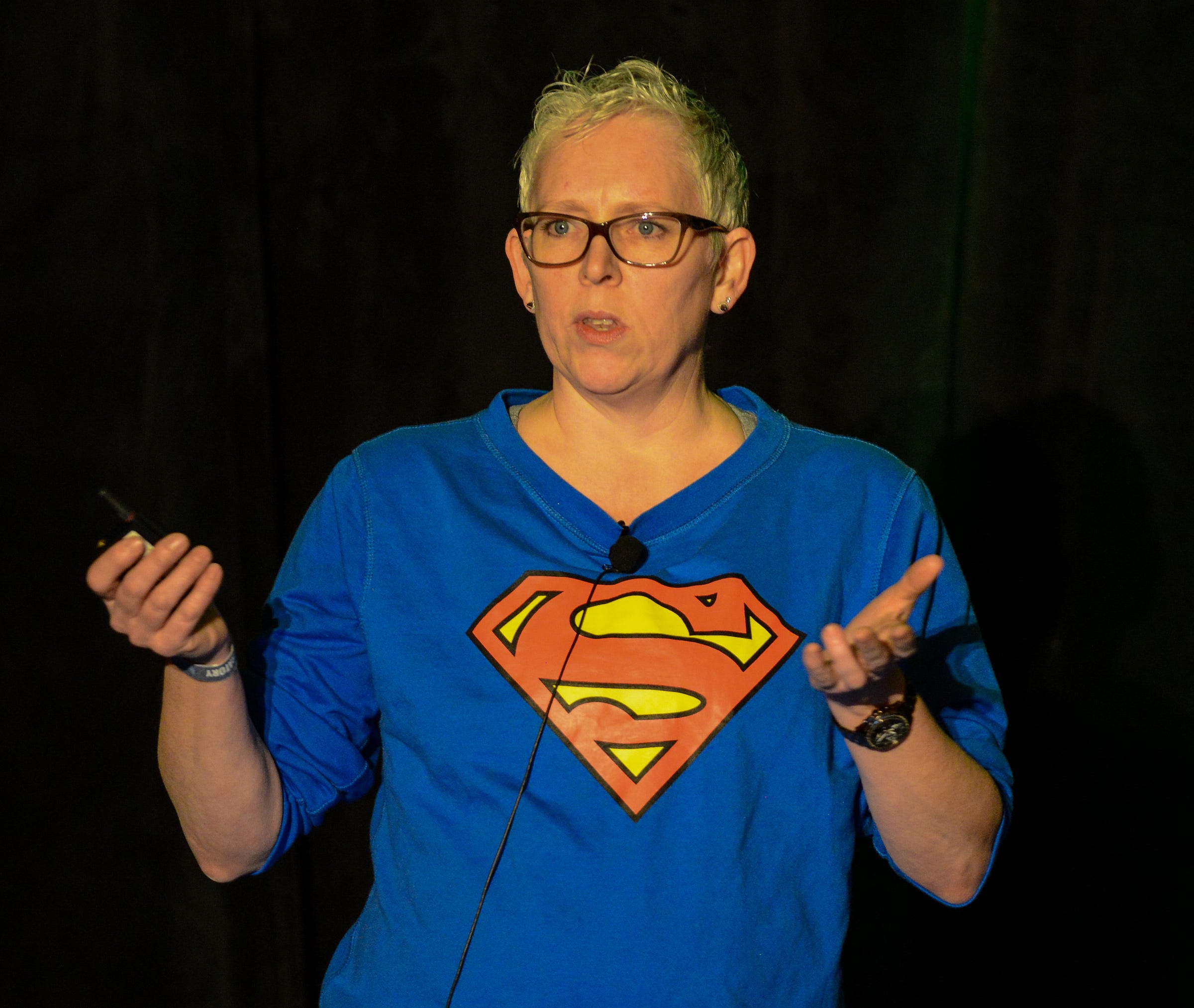 Karen Bee – Medium