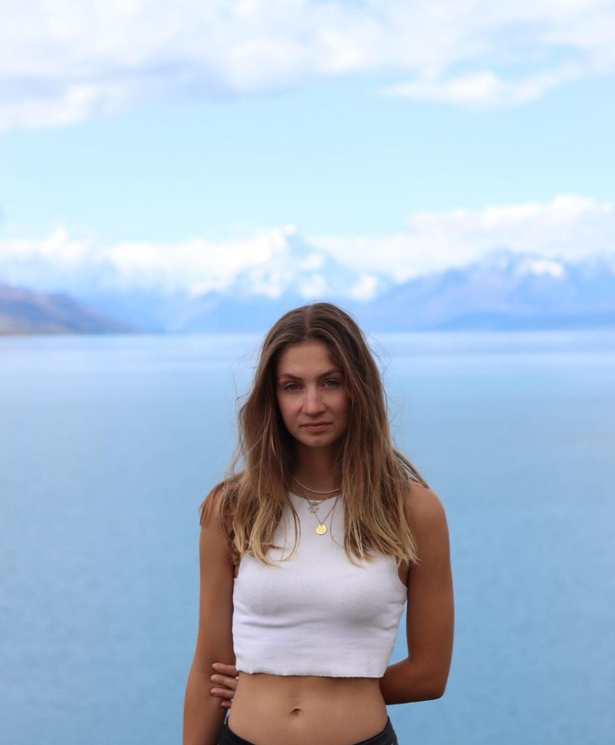 Isabella Brown – Medium