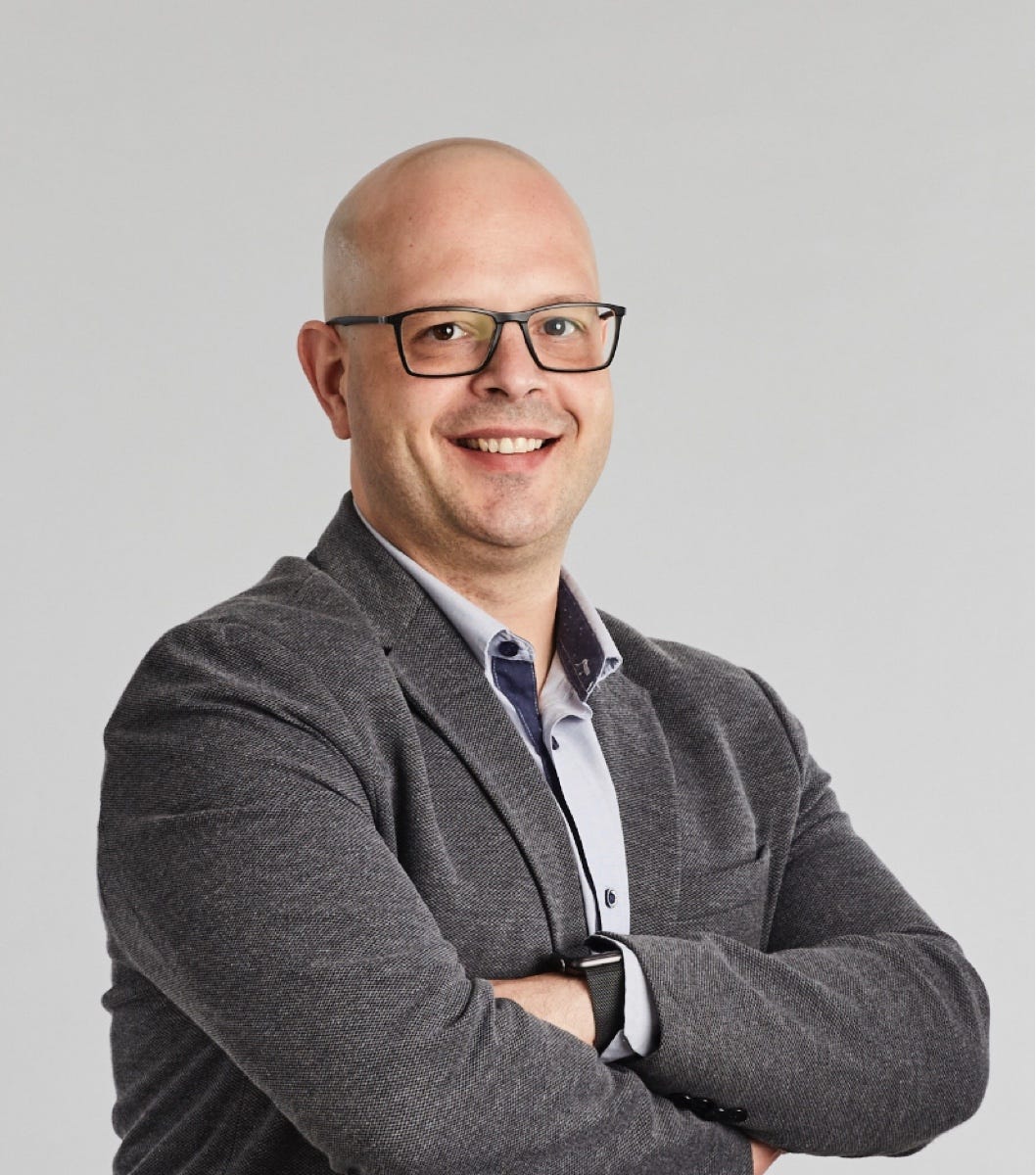 Thiago Teixeira Medium