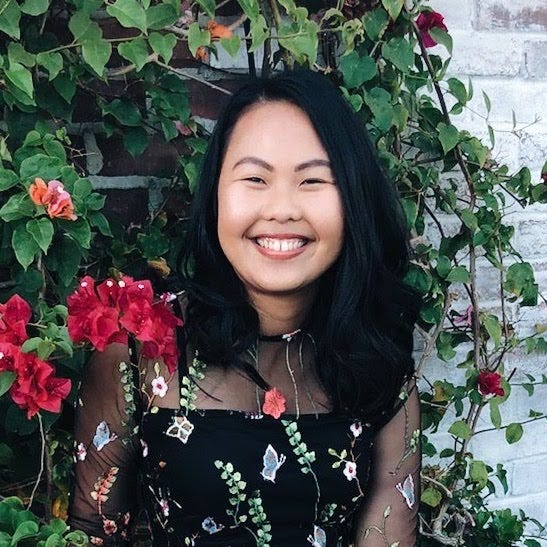 Victoria Sevilla – Medium