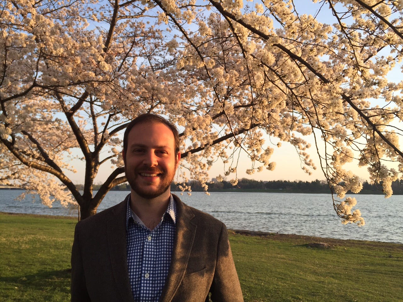 About – Benjy Sarlin – Medium