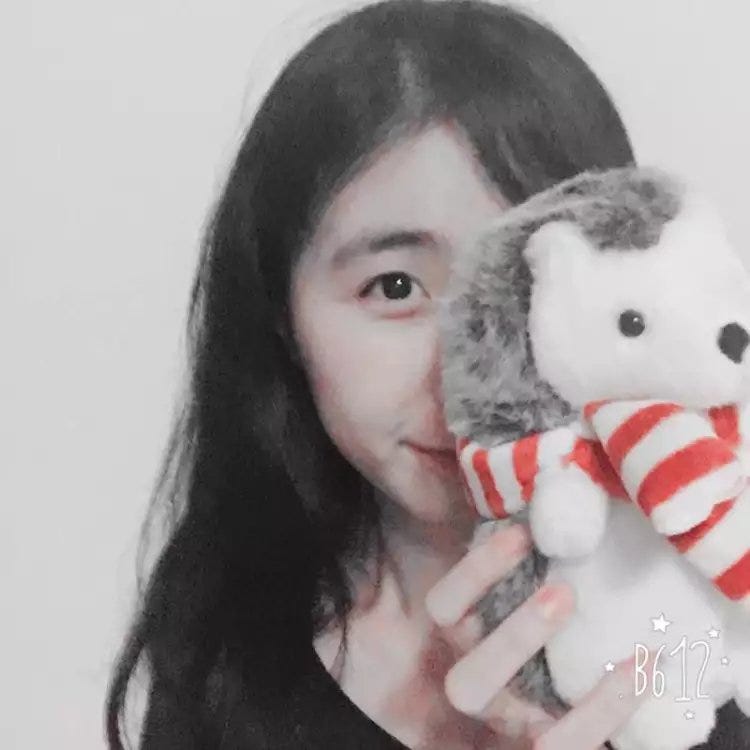 Gloria YANG – Medium