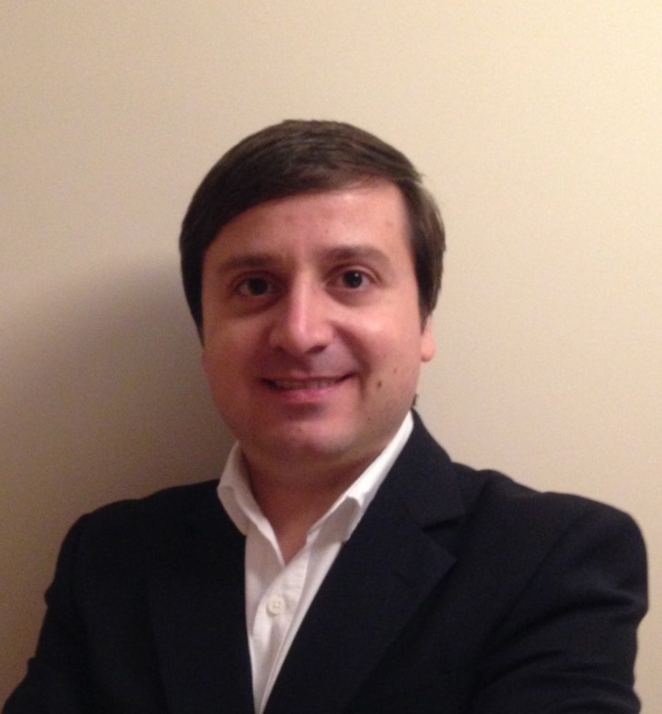 Jose alfredo gomez medium