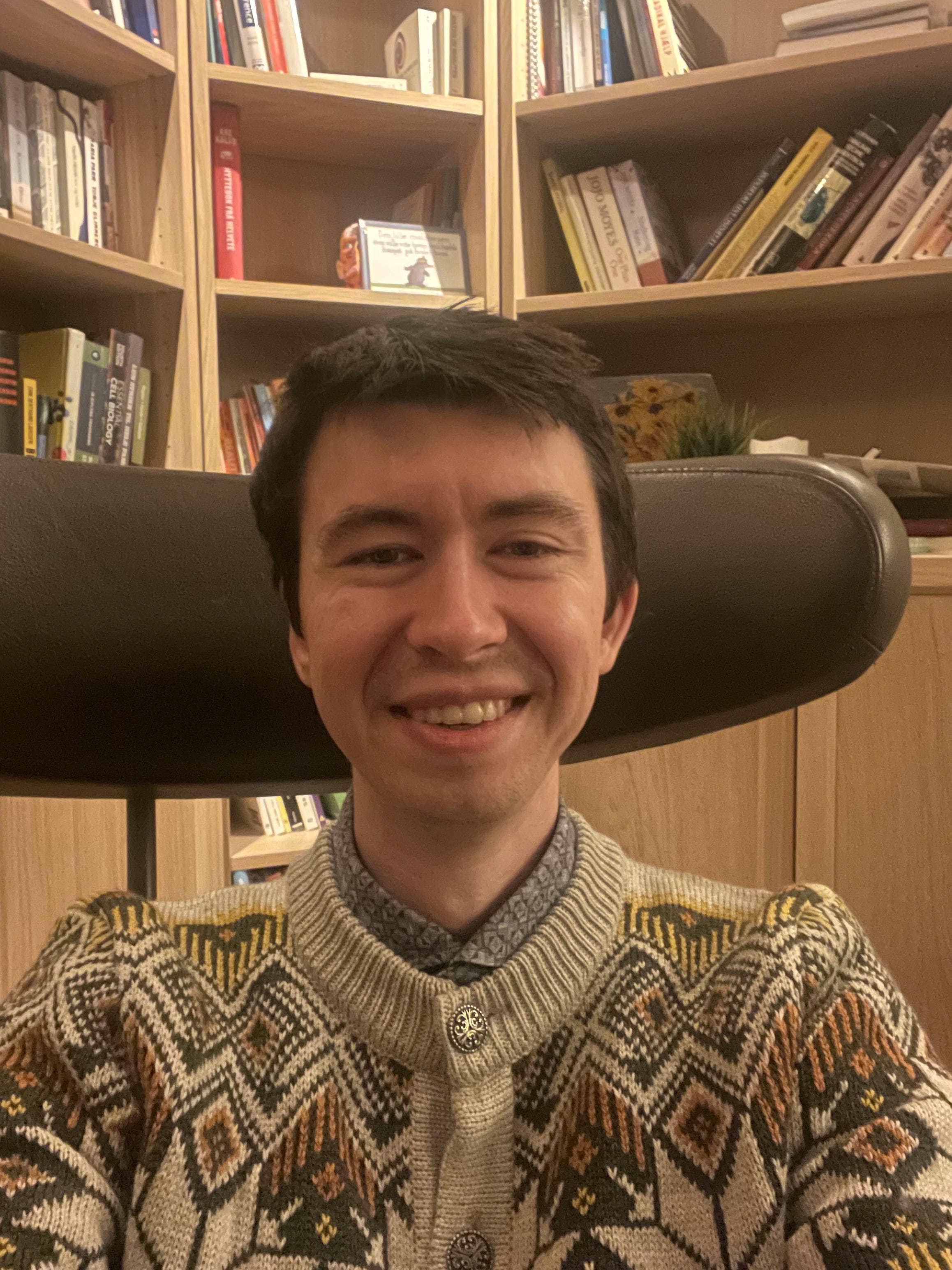 Simon randby medium