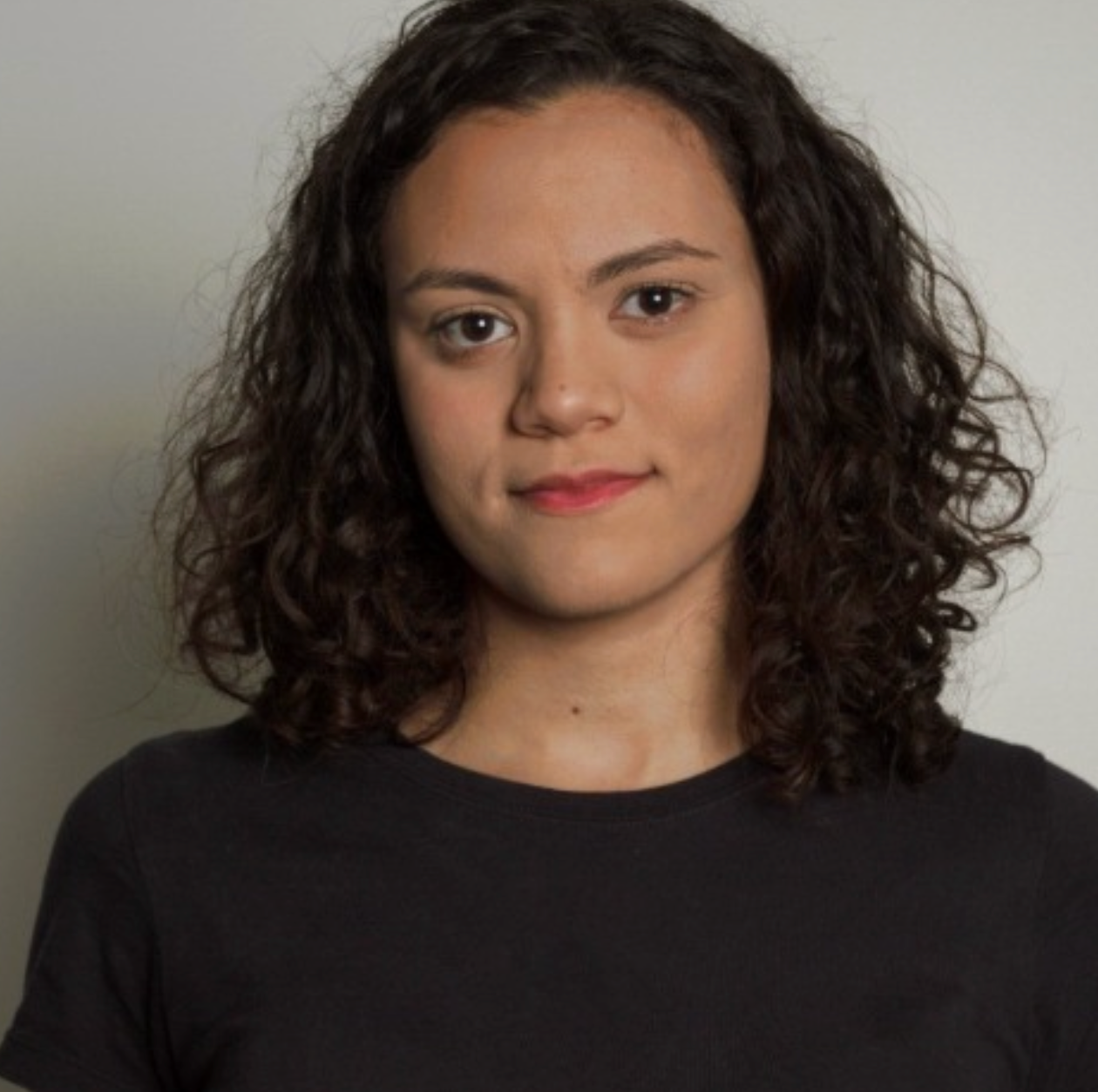 Larissa Lima β Medium