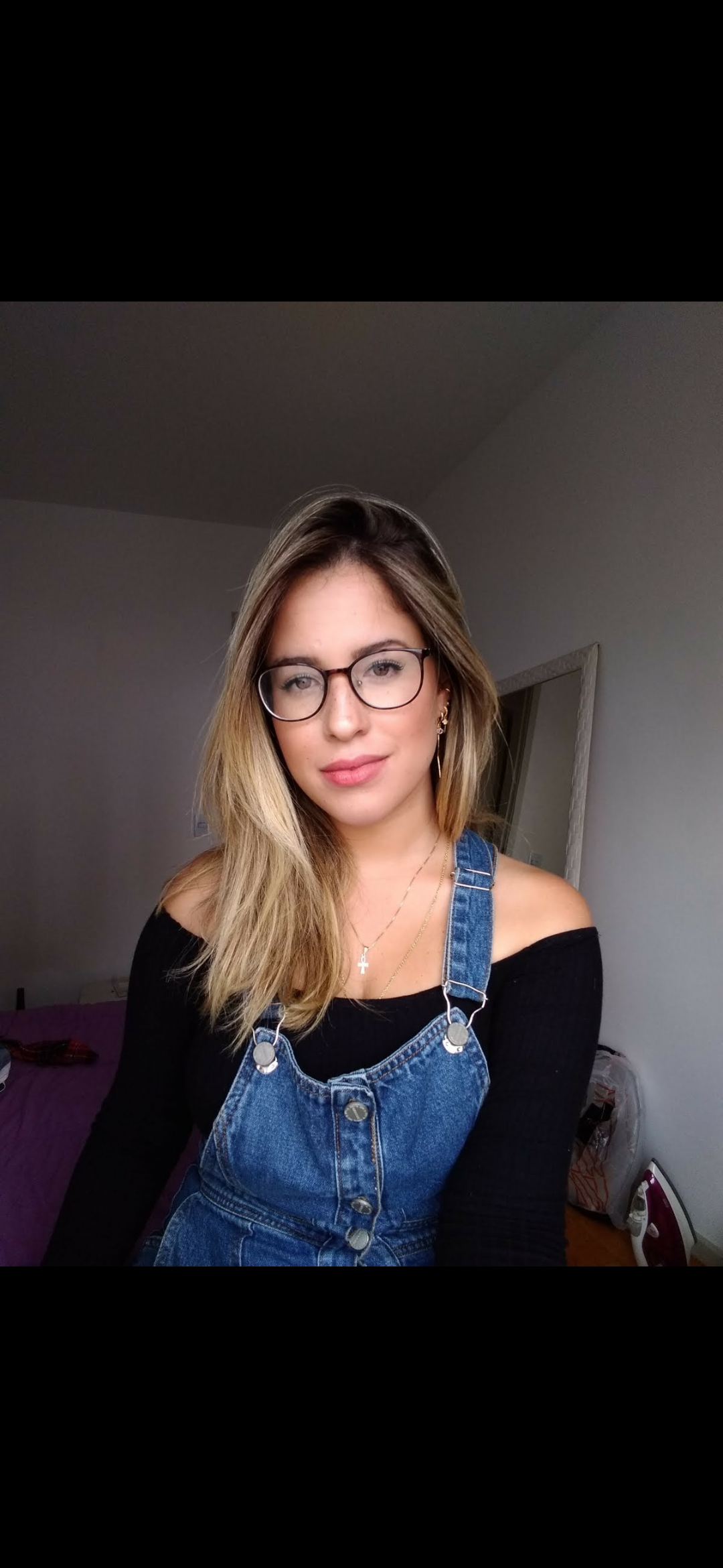 Alexia Cunha – Medium