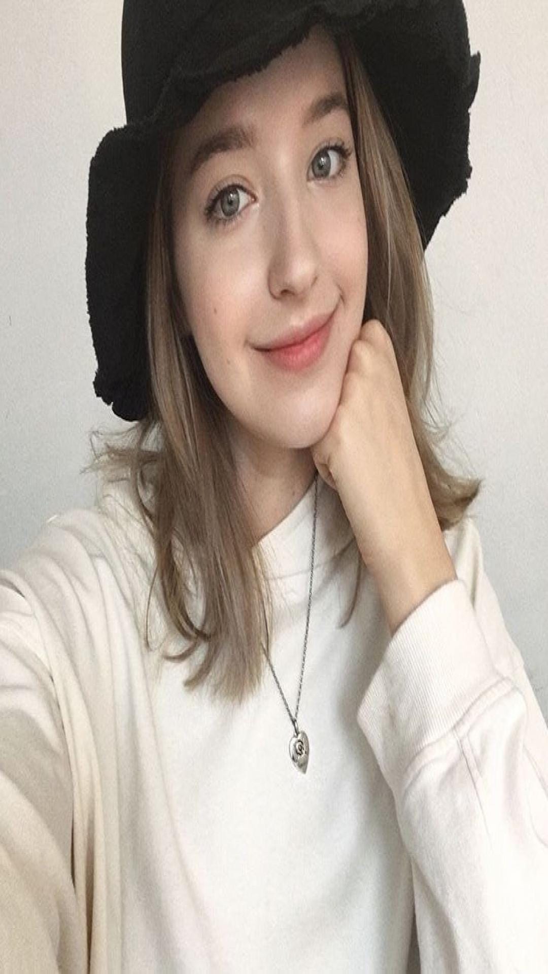 Aqzagrinya lfjivaan tkllilyrose medium
