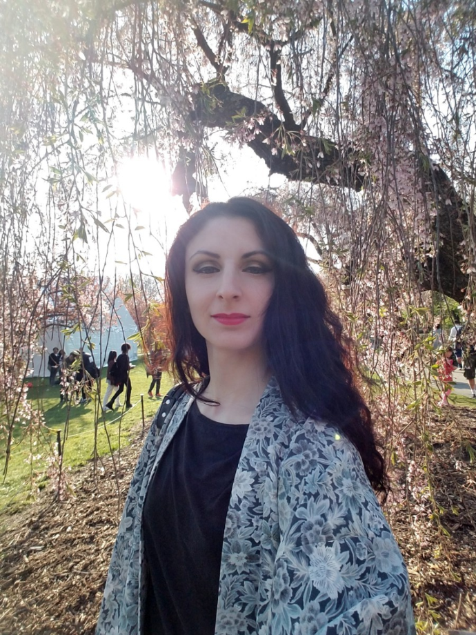 about-elizabeth-lotto-medium