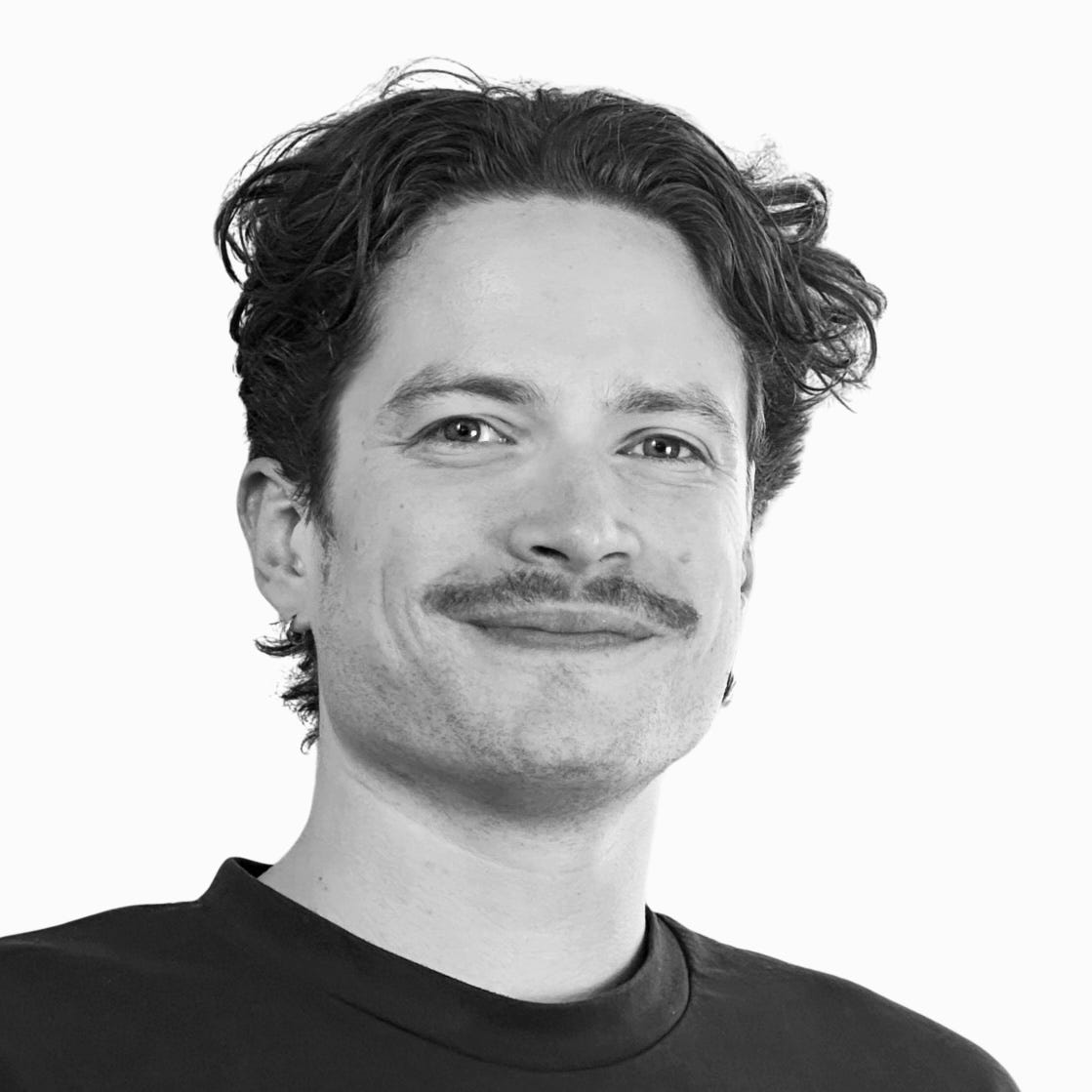 Sebastian Nikol – Medium