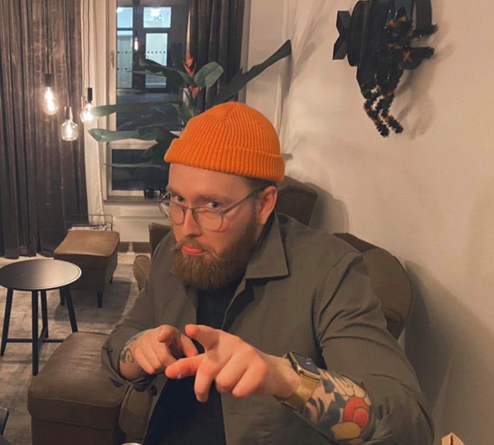 Anton Ivarsson Medium
