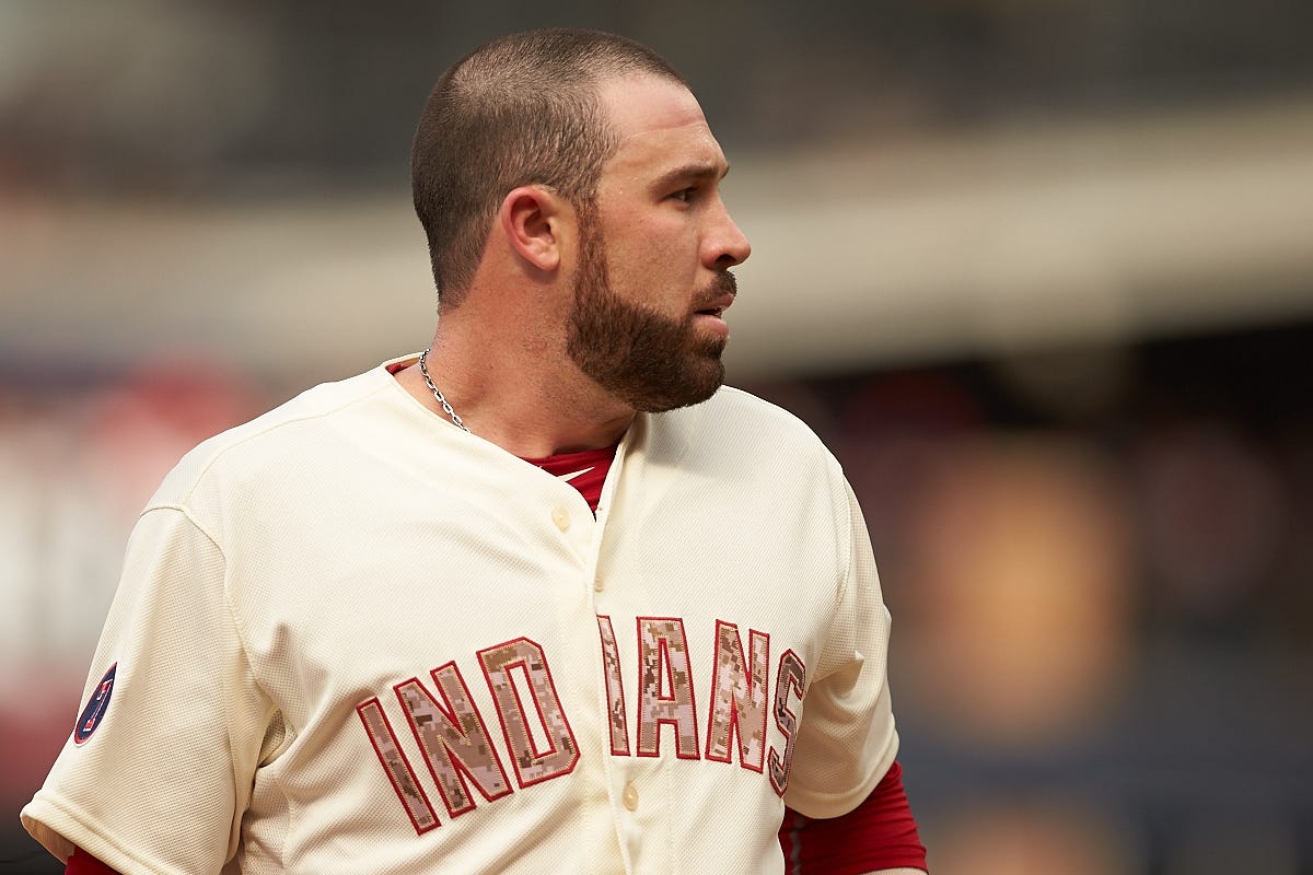 Cleveland Indians players, coaches shave heads to support Mike