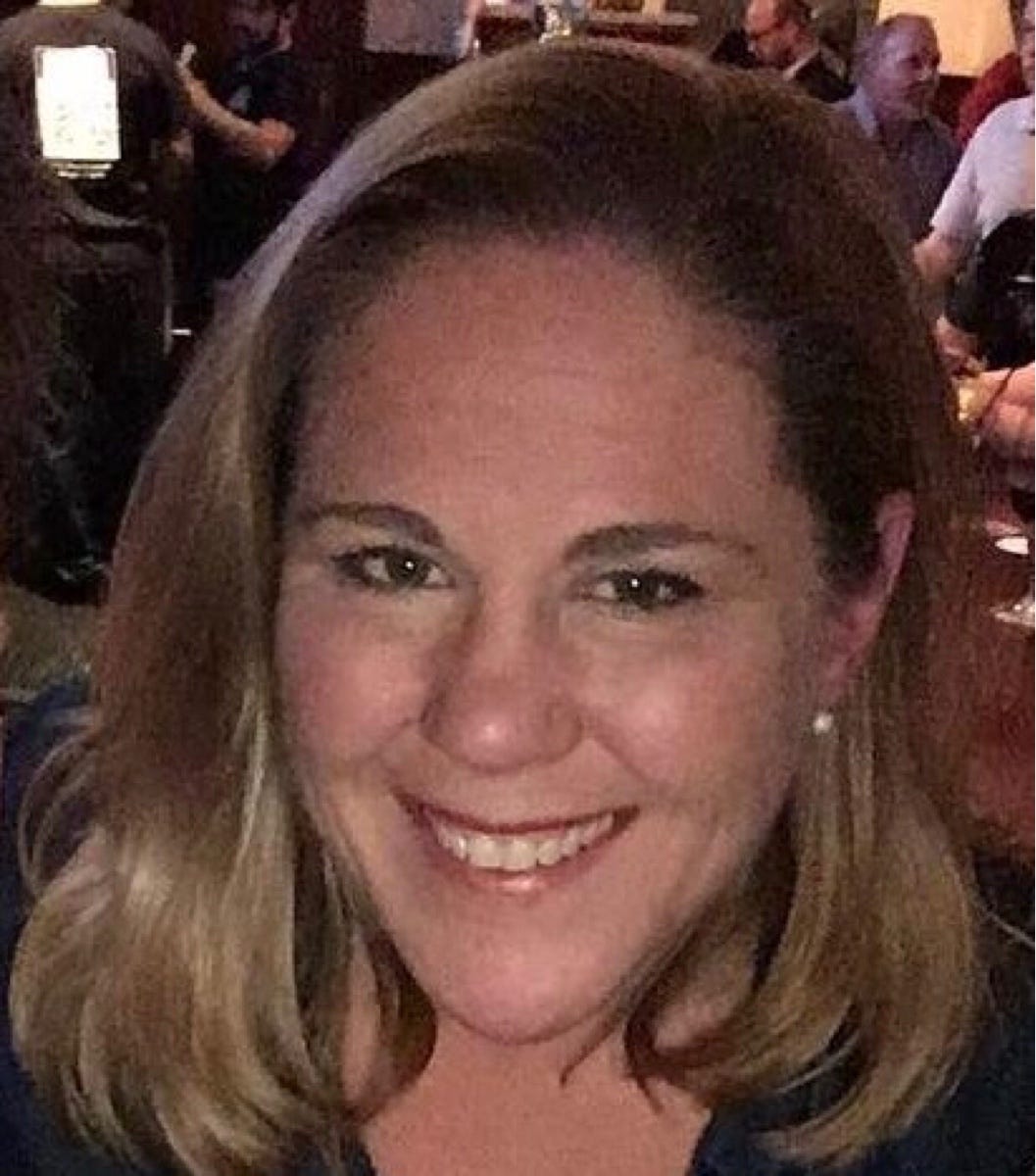 Julie Lenore – Medium