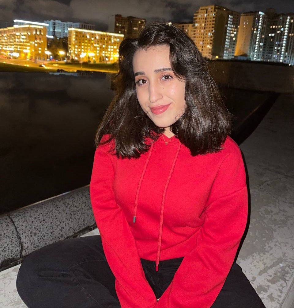 Konul elyazova medium