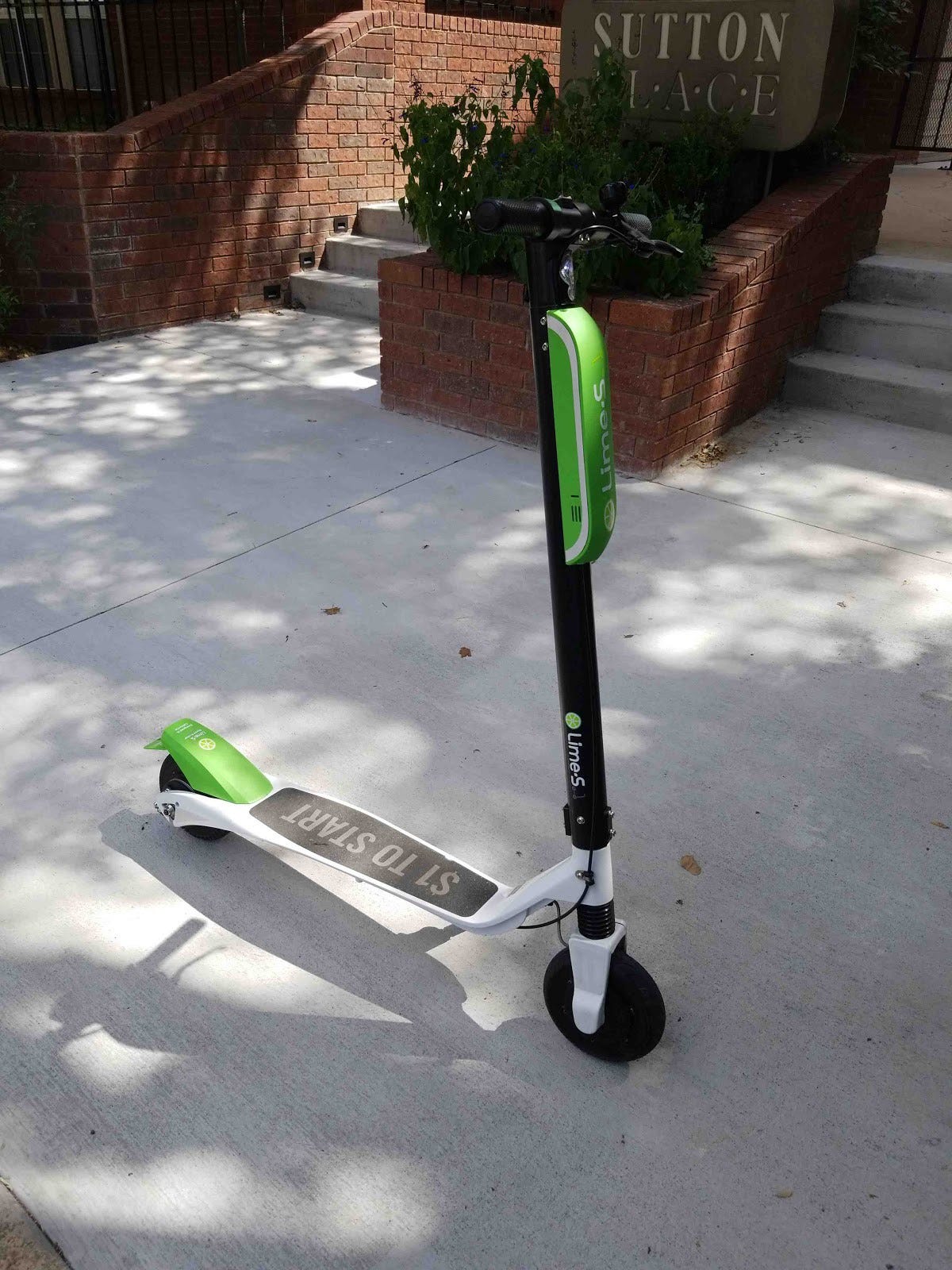 Correct vs incorrect Lime scooter drop-off photo examples with lighting, angle, and framing guidelines