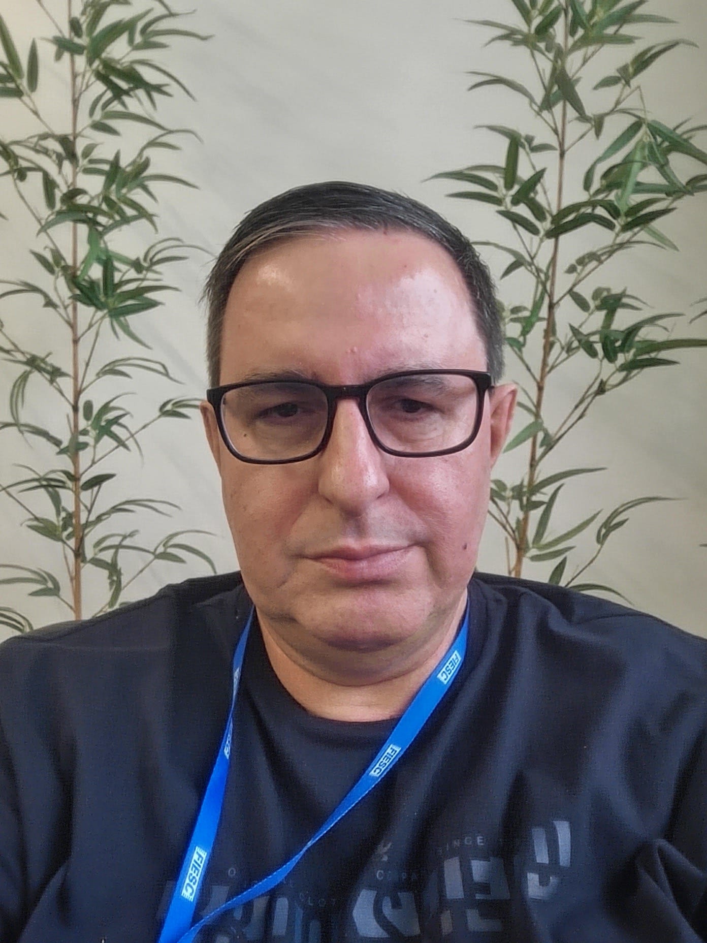 Luis Mattos – Medium
