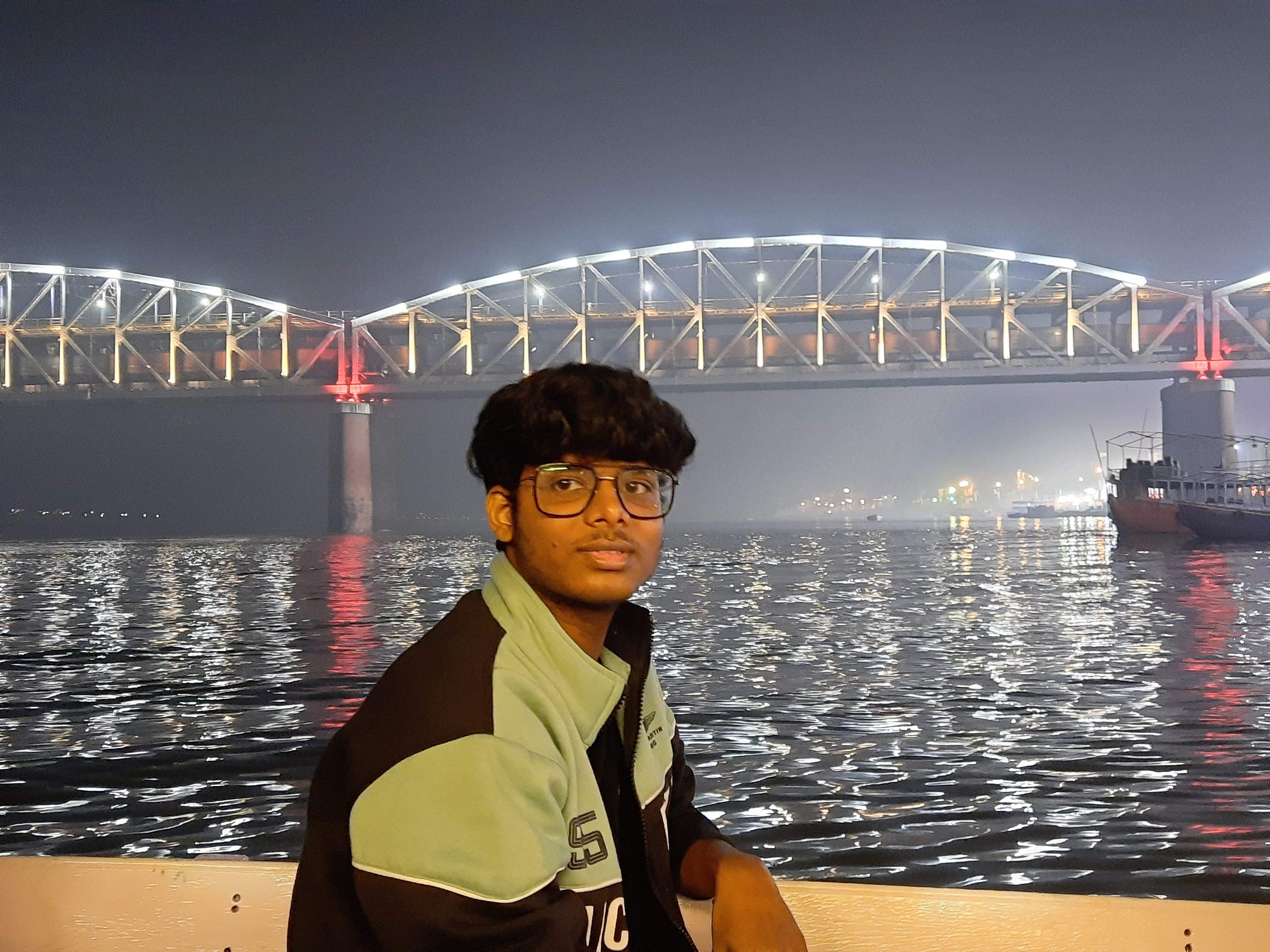 Hari Medium Hari medium
