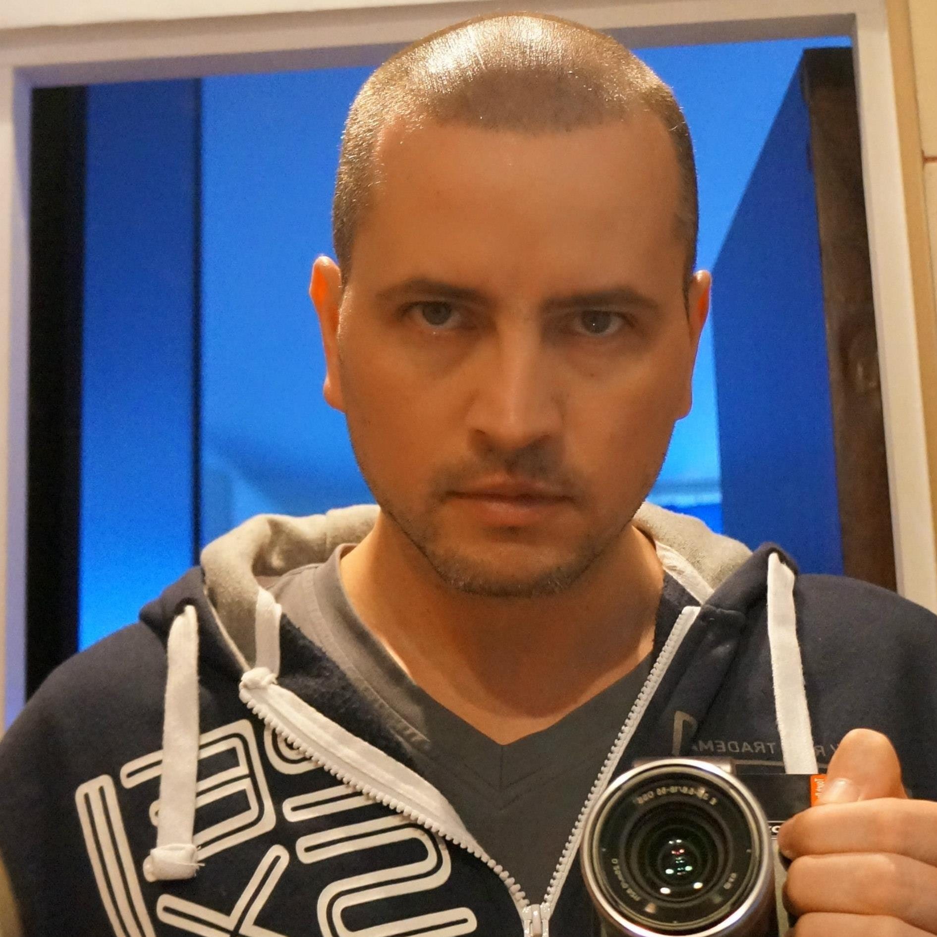 Adrian Kik – Medium