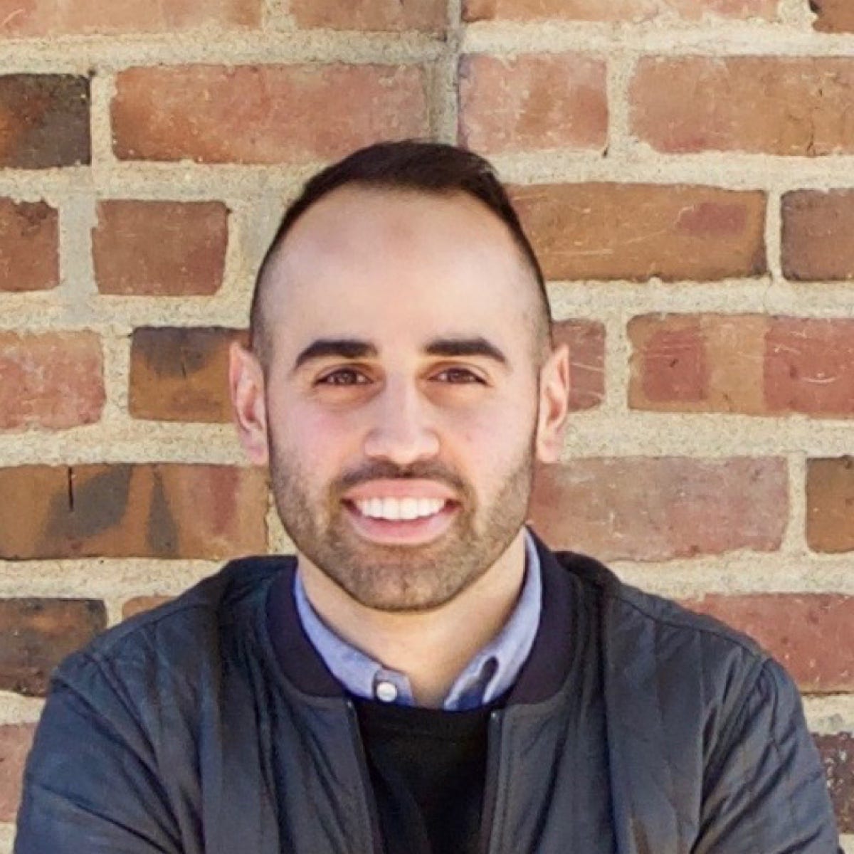 About Gregory SarkisKelly Medium