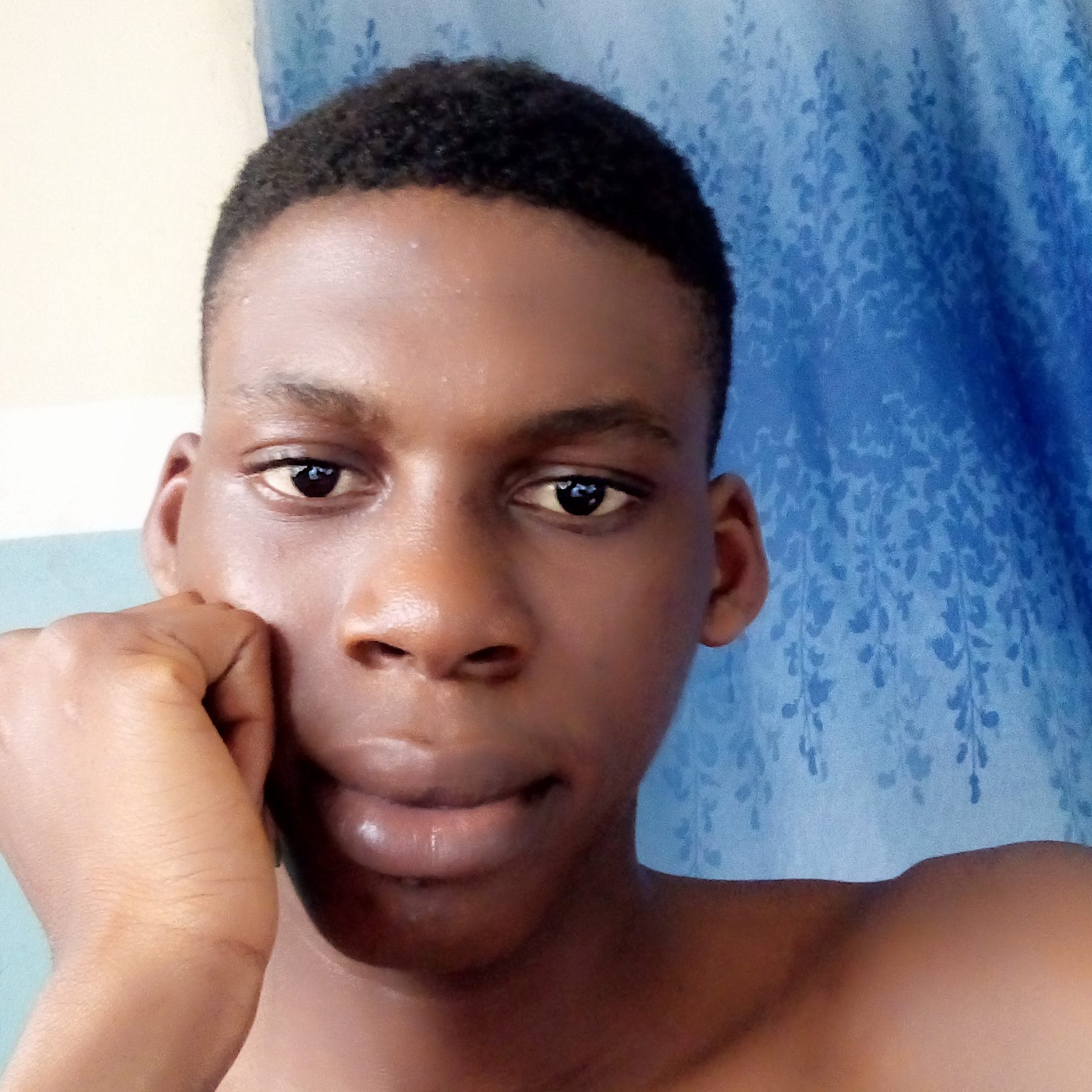 Richiewhitest Medium richiewhitest-medium