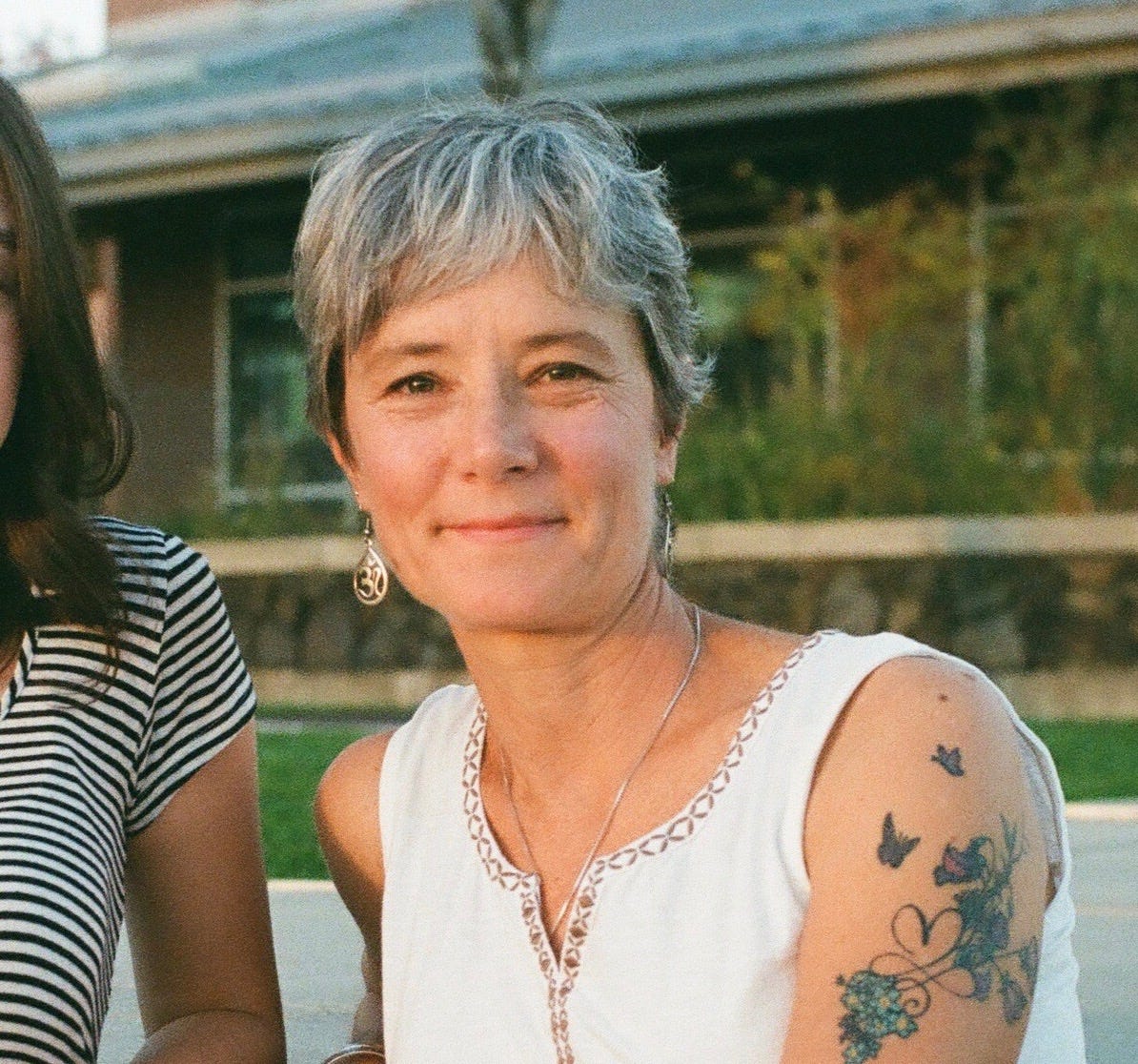 Tara Lee – Medium