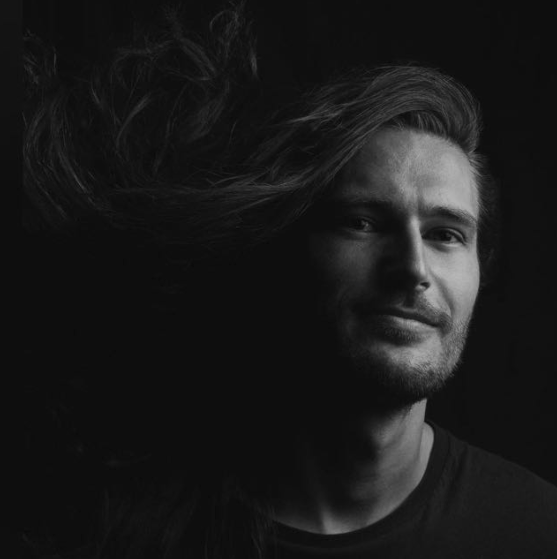 about-damien-shields-medium