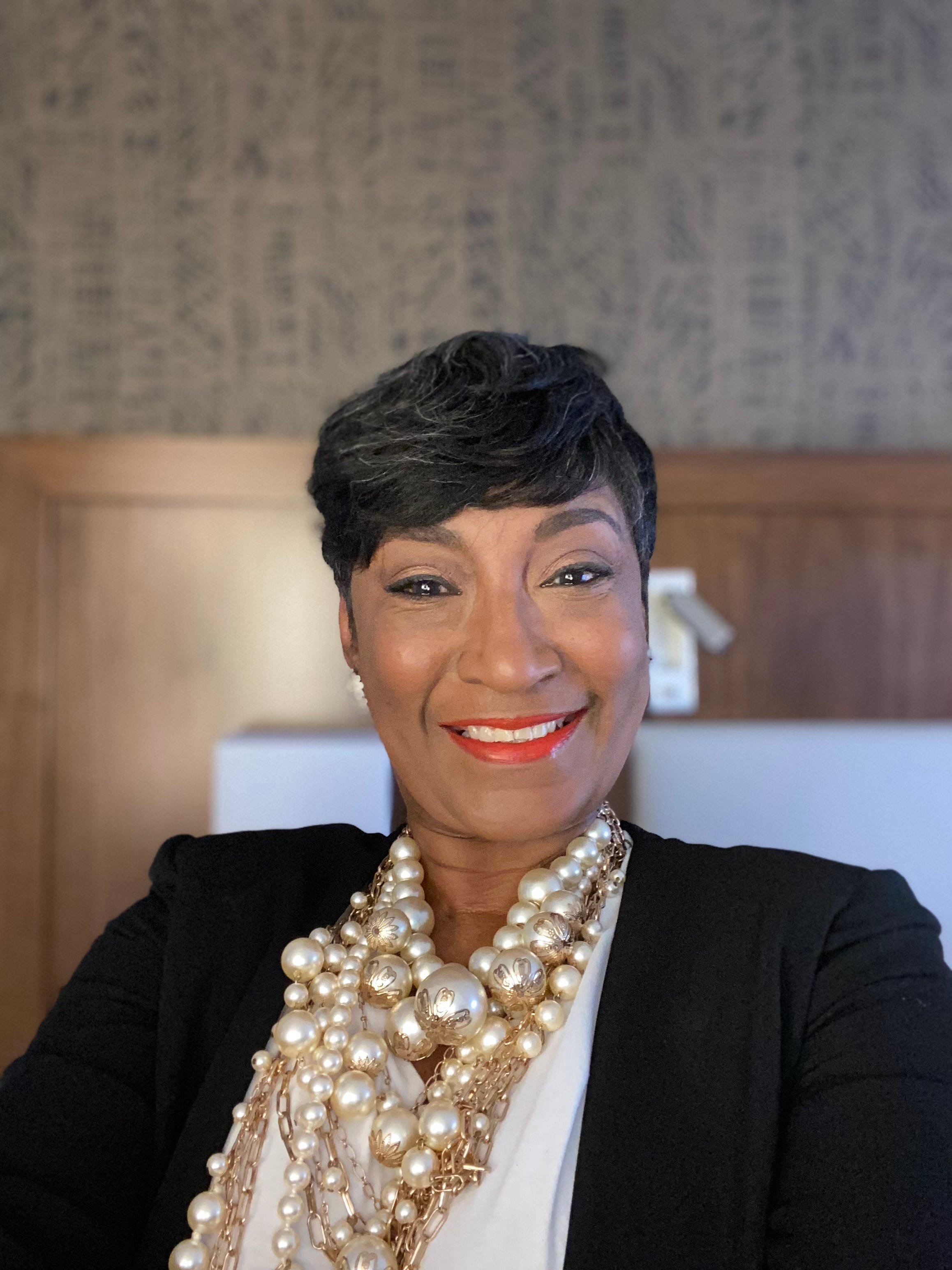 Verlisa wearing ceo of riseher network medium