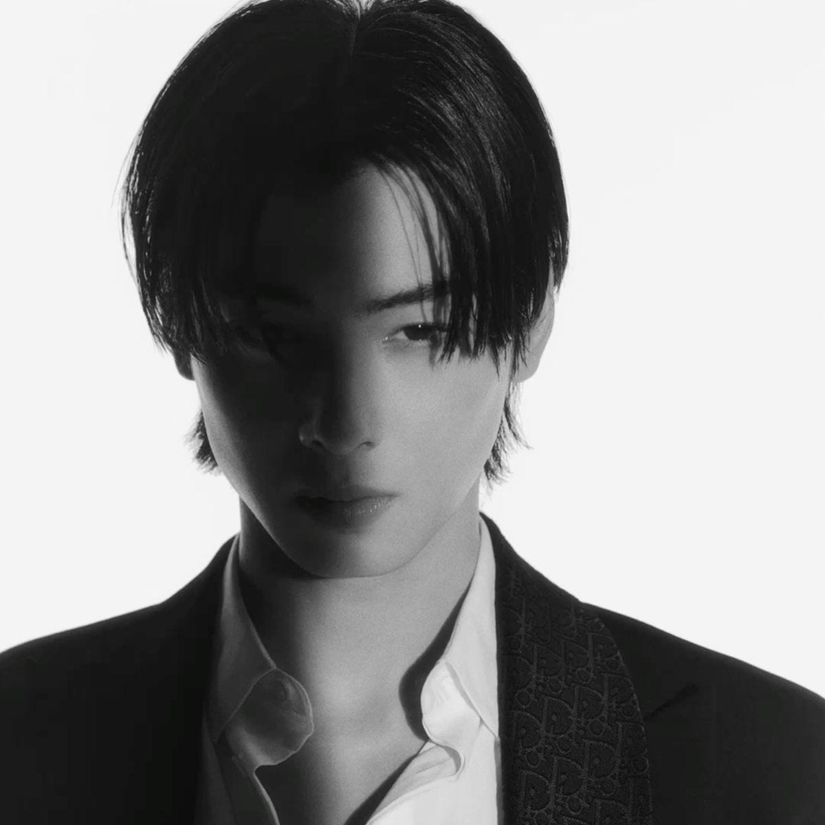 aidan-van-der-woodsen-medium