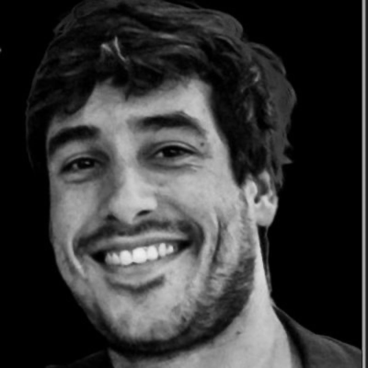 Alejandro De La Torre – Medium