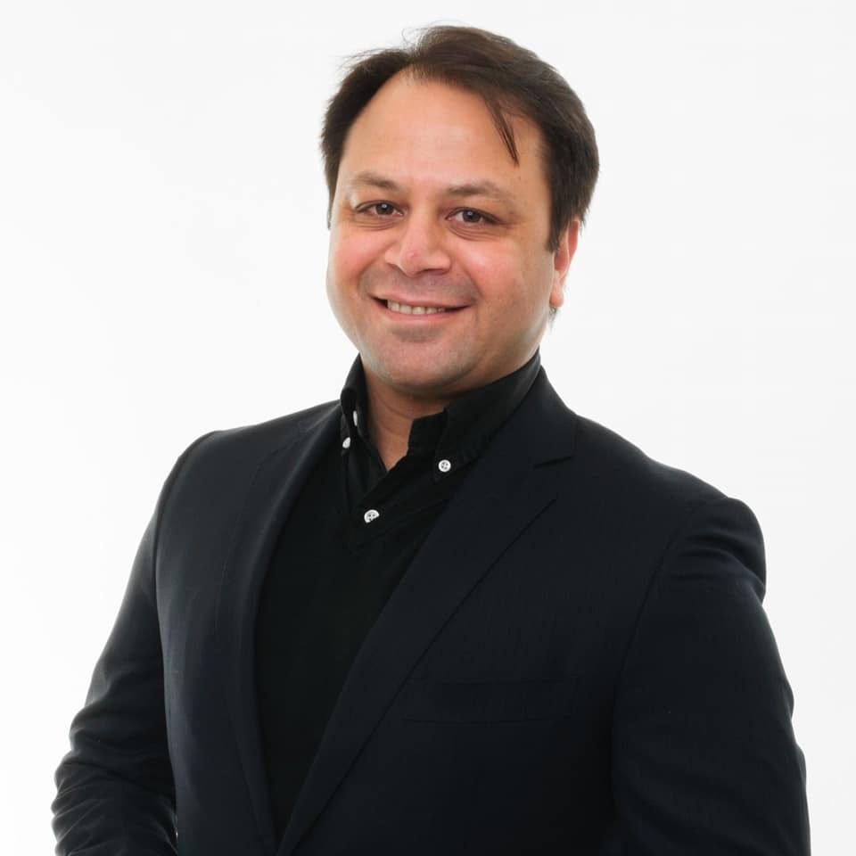 Raz Razvi – Medium