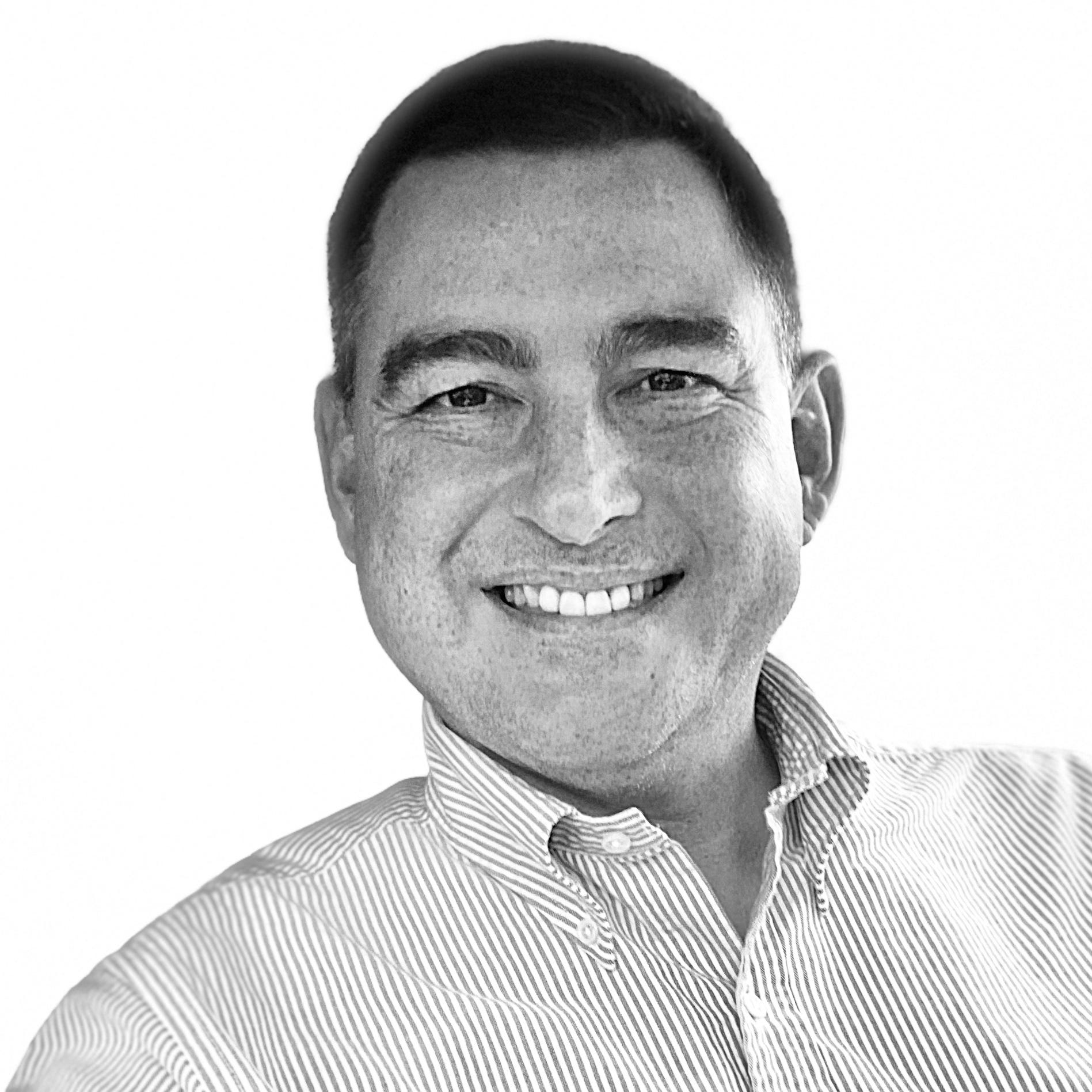 Gil Garza – Medium
